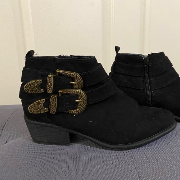Ankle booties - Picture 2 of 5